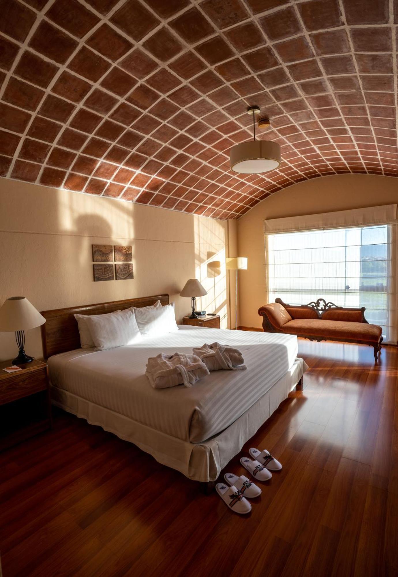 Bth Hotel Arequipa Lake Characato Extérieur photo